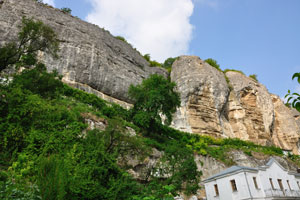 скалы над успенским монастырём