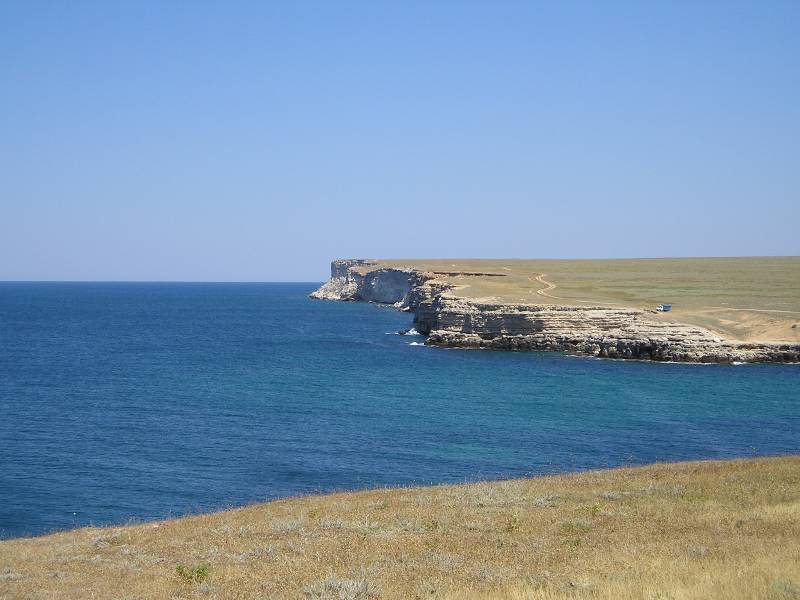 Скалы Оленевки (справа начинается бухта из 2-ой части рассказа)