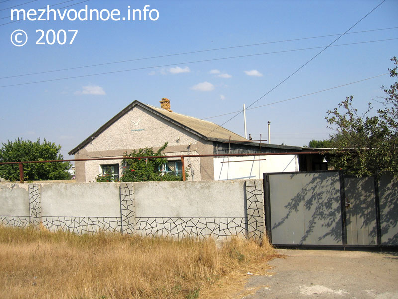 дом без номера в районе дома № 12 - четвёртая фотография, улица Чапаева, село Межводное