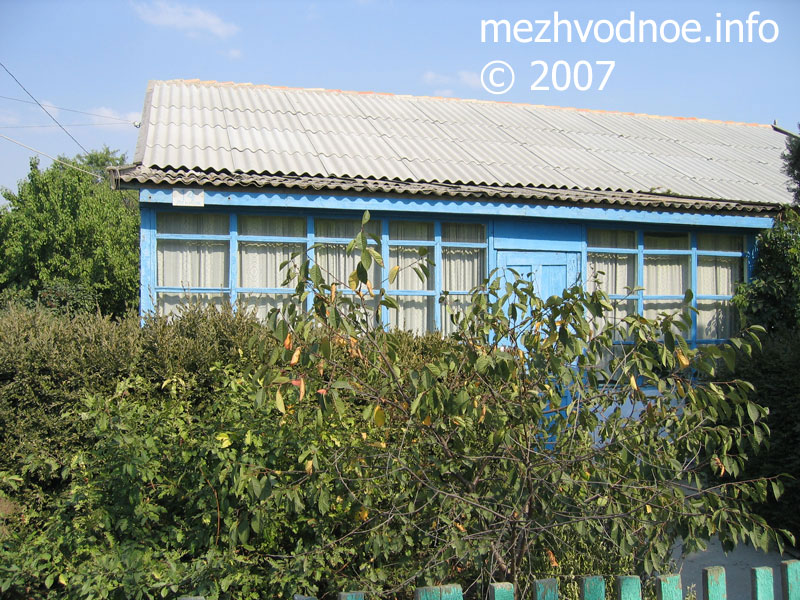 один из домов без номера в районе дома № 12 - вторая фотография, улица Ленина, село Межводное